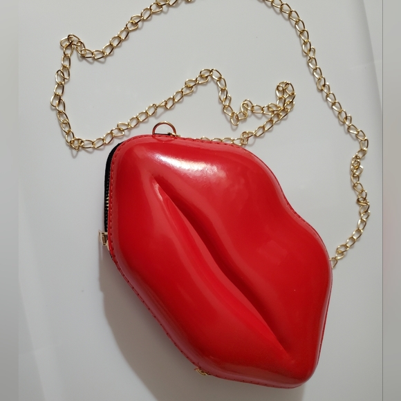 Lips purse bag vegan leather Valentine’s Day gift NEW Red lips kiss gold red - Picture 4 of 15